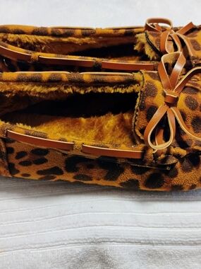 J Mark Leopard Print Faux Fur Moccasins in Brown and Black Size 8